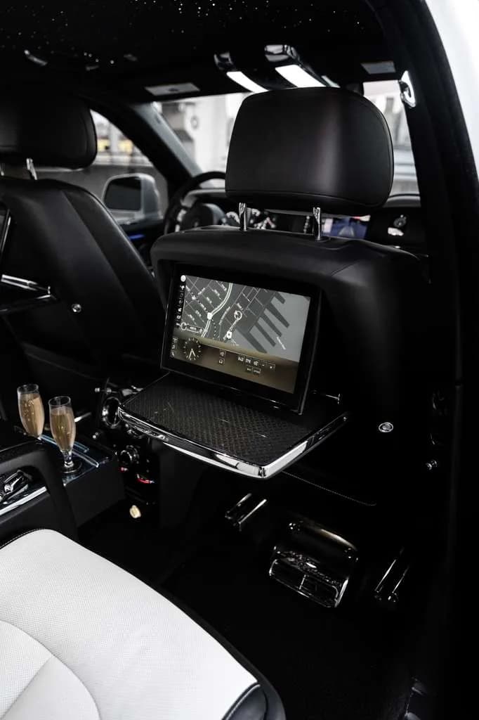 Champagne Service: Rolls-Royce Cullinan, FFGR USA